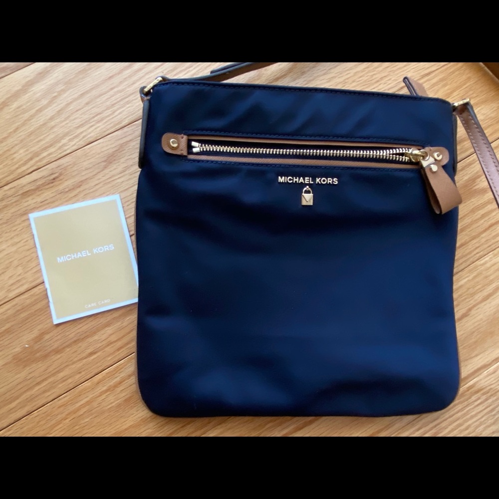 Michael Kors Crossbody Bag - Picture 1 of 8